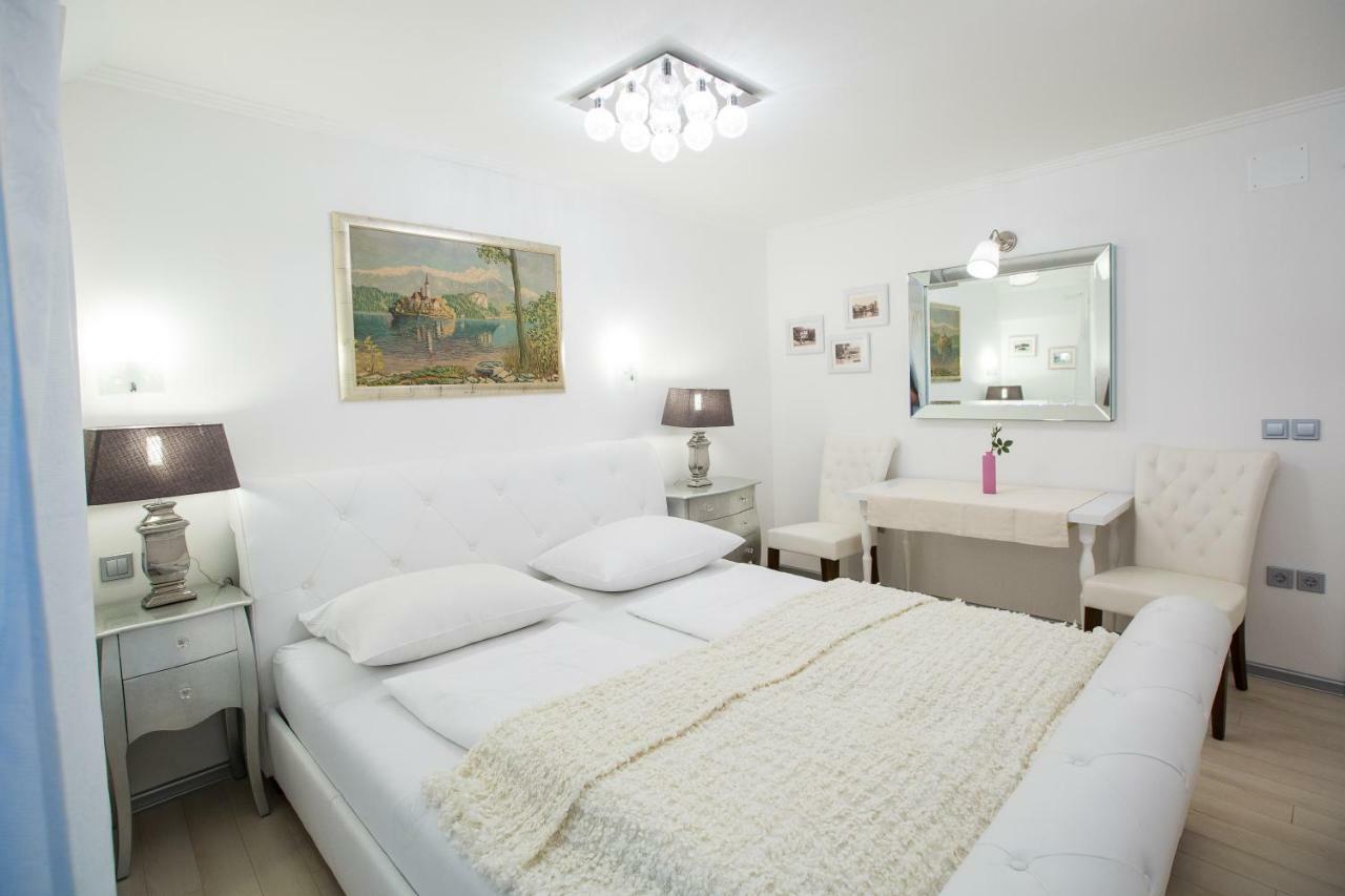 Carman House 3*